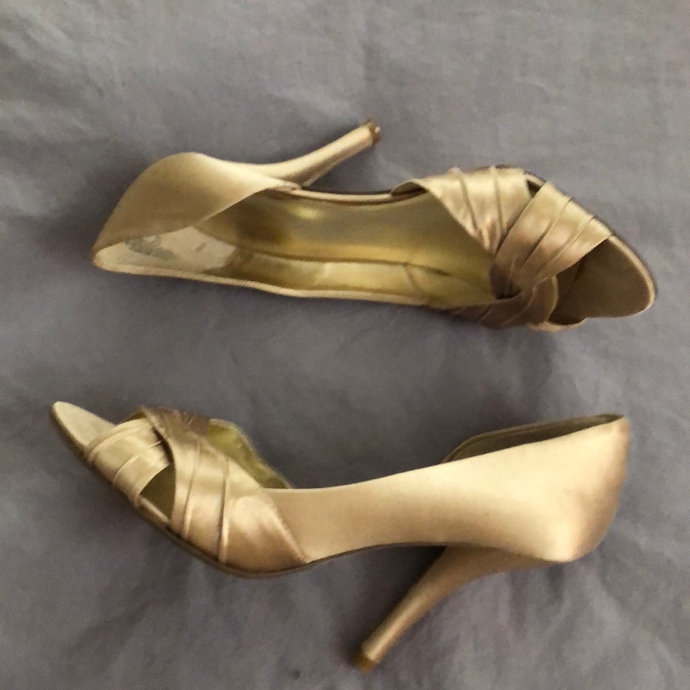 Satiny beige open toe heels